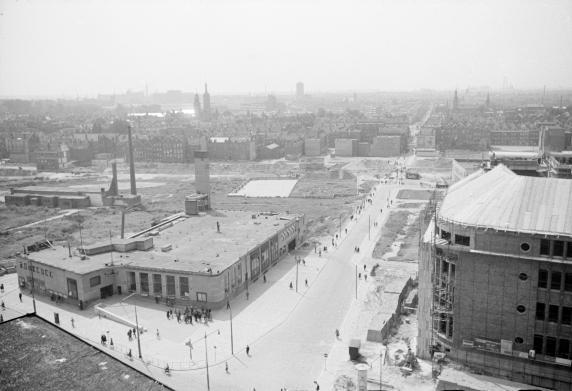 Beeld vanaf het HBU-gebouw 1947