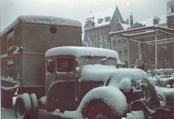 Sneeuw vrachtwagen Wijnhaven 