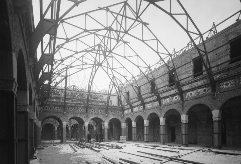 De centrale hal. 1916-1917. Collectie 4100 Documentnummer 2008-670