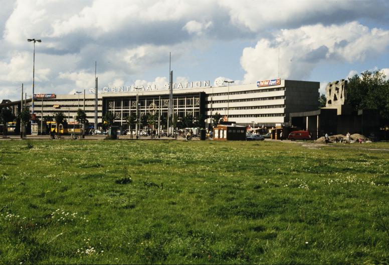 Lege vlakte voor het Centraal Station