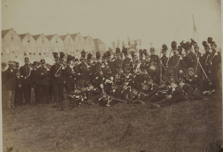 De Koninklijke Scherpschutters te Rotterdam tijdens de nationale schietwedstrijd, 1871. 