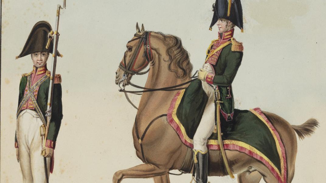 Twee militairen uit de Napoleontische periode in uniform. Eén op paard en één staand in houding 